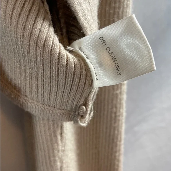 Chic Long Sleeve Beige Knit Dress - Picture 5 of 13